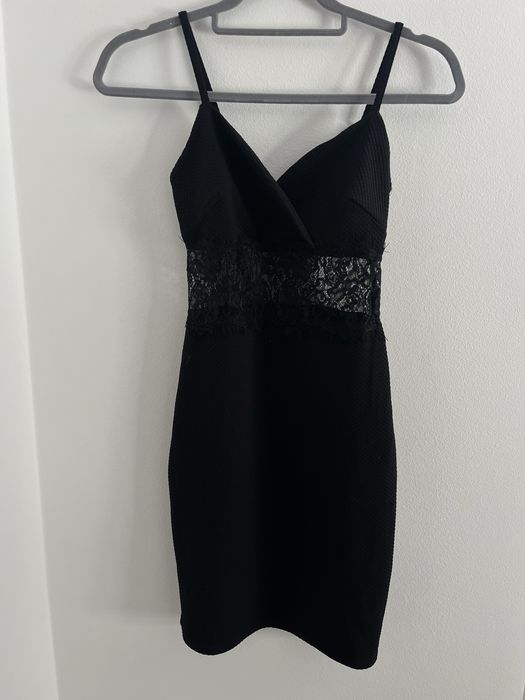 mała czarna, krótka czarna sukienka mini
