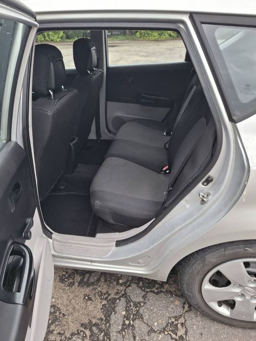 Witam, mam do sprzedania samochod marki KIA cee'd , 1,6 benzyna.