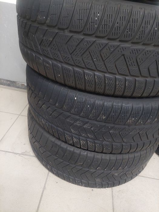 Комплект зимової гуми зима зимня Pirelli R18 235 60