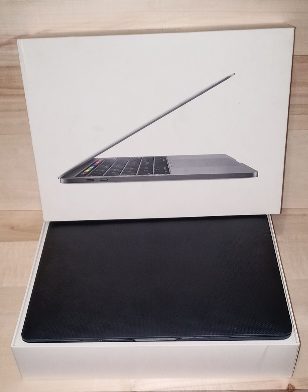 MacBook Pro 13" Retina with Touch Bar 256 GB