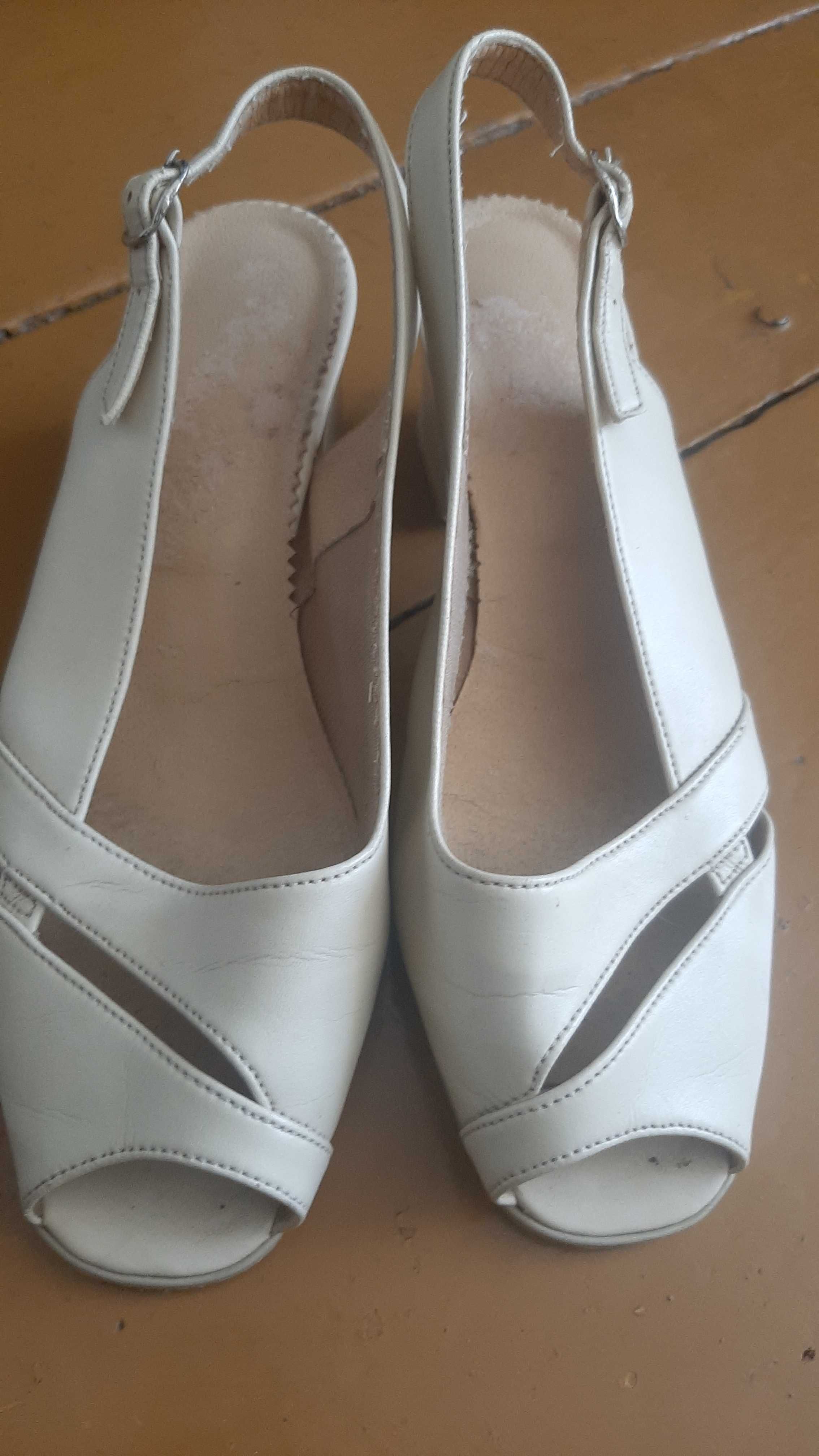 Buty czułenka, sandały  rozmiar 37, firmy Jandex