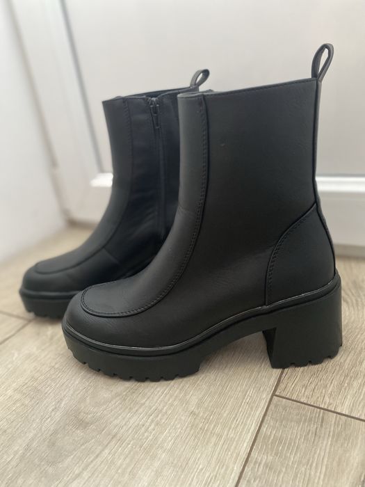 Ботінки осінні чорні жіночі