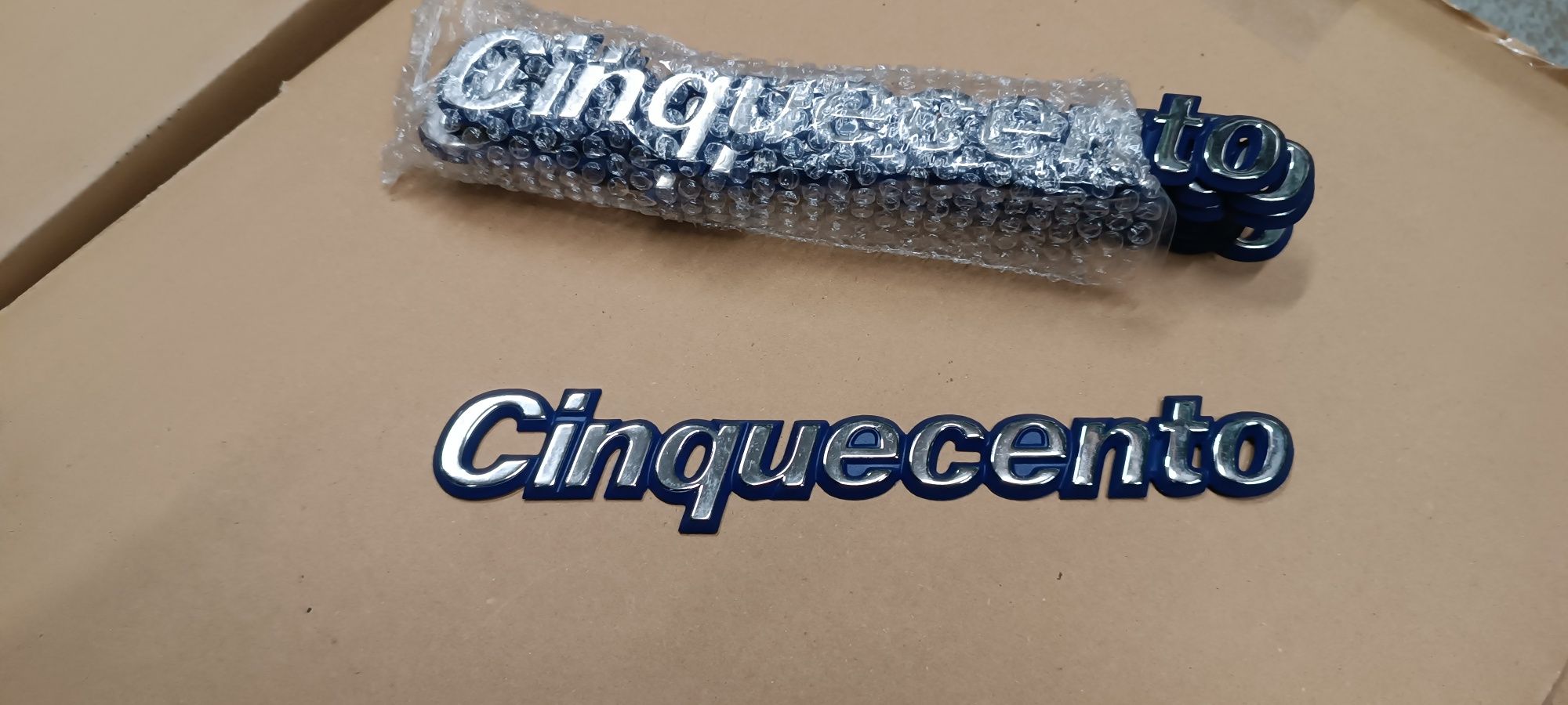 Cinquecento emblemat logo znaczek oryginalny nowy