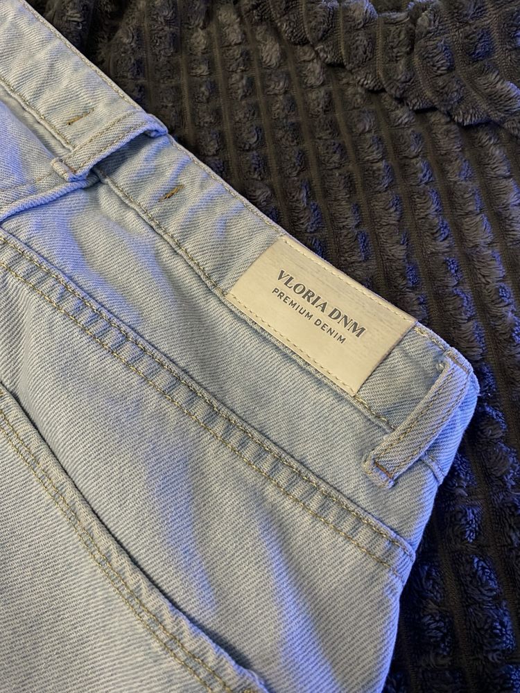 Женские новые джинсы от бренда Vloria