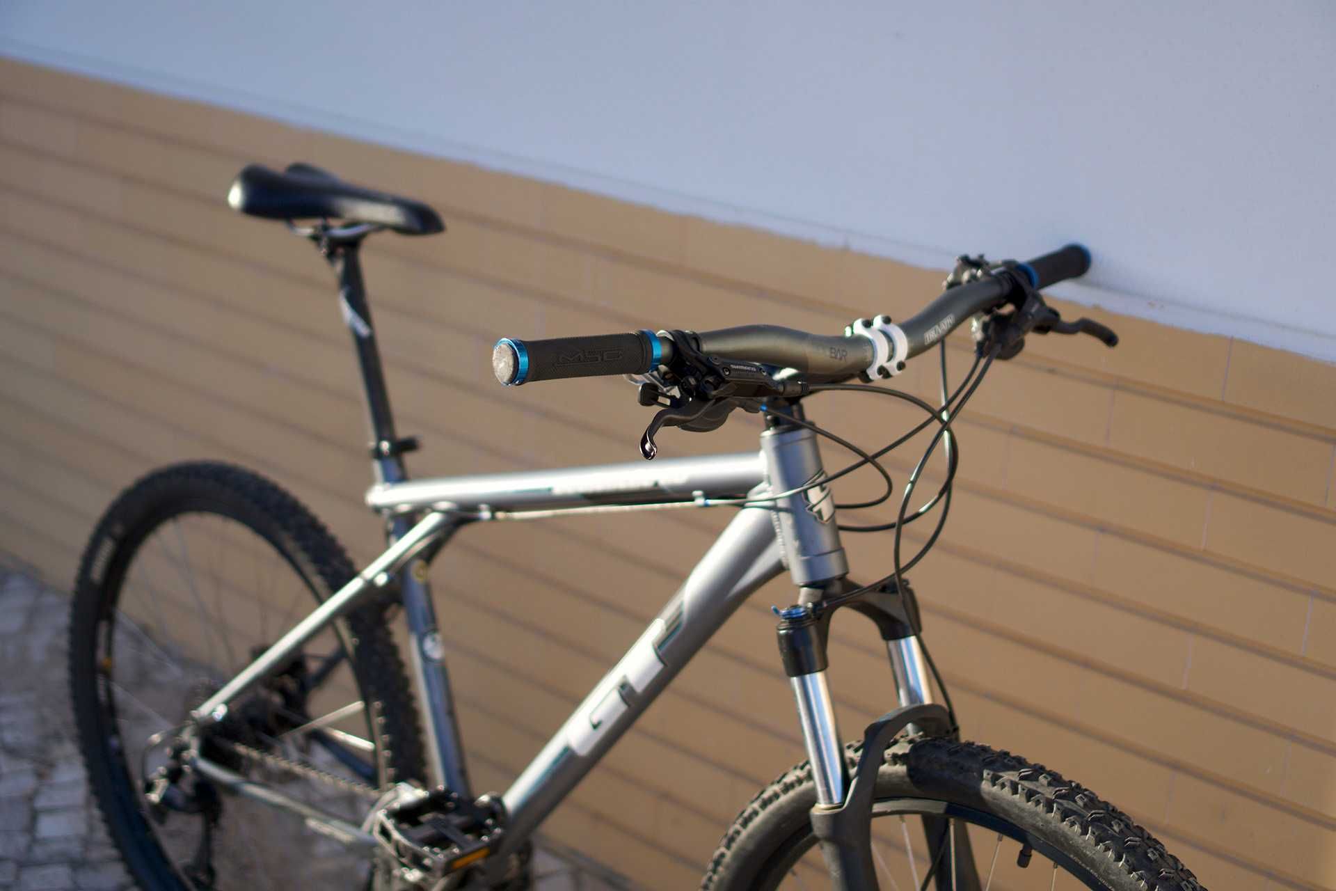 Bicicleta BTT - GT Full Extras