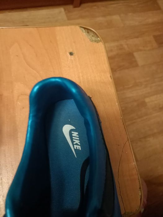 Продам бутси NIKE  р. 40,  р. 38