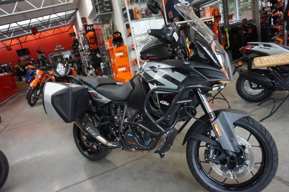 KTM Adventure 1290 Adventure S 2020 mały przebieg