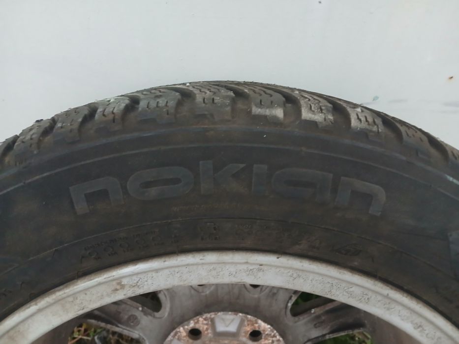 nokian hakkapeliitta 8 205/55 r16  шип .
