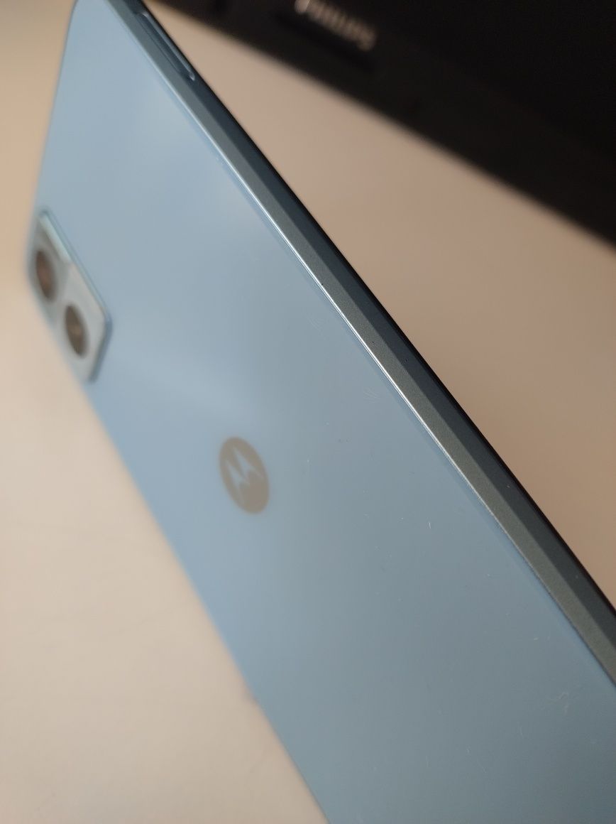 Motorola e22 crystal blue