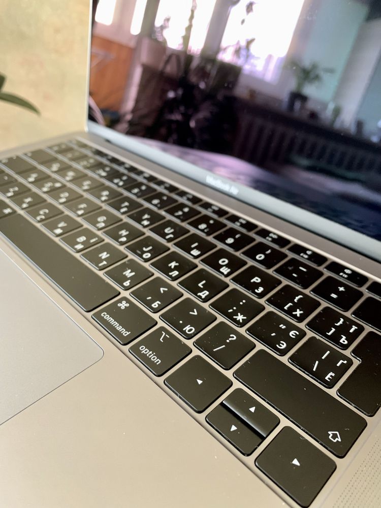 MacBook Air Retina 13-inch, 2019, 8Gb (ідеальний стан)