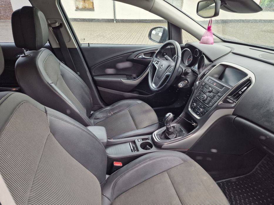 Opel Astra J 1.3 Cdti Cosmo Navi Klimatronik Czujniki Przód Tył Chrom