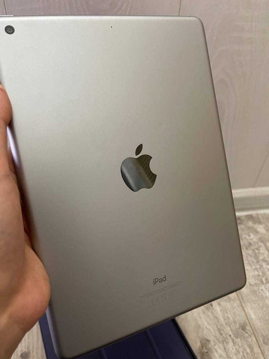 iPad 6 покоління (2019) Wi-Fi — 32 ГБ, гарний стан, комплект
