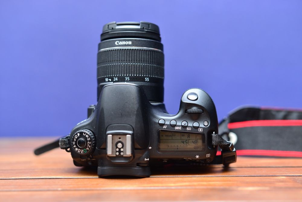 Aparat Canon EOS 60D + obiektyw 18-55 mm + torebka