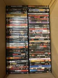 Caixa com 165 DVDs de filmes