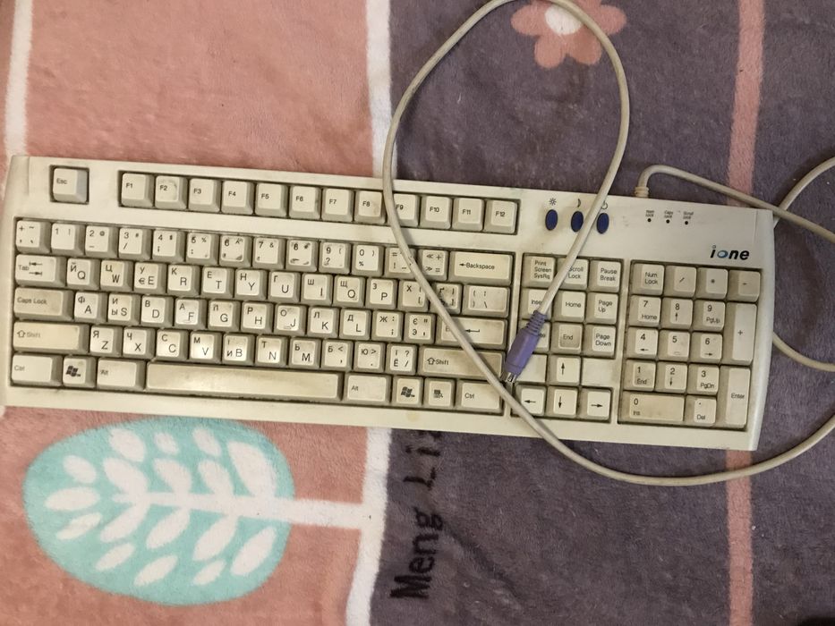 Компьютер монітор клавіатруа все в робочому стані