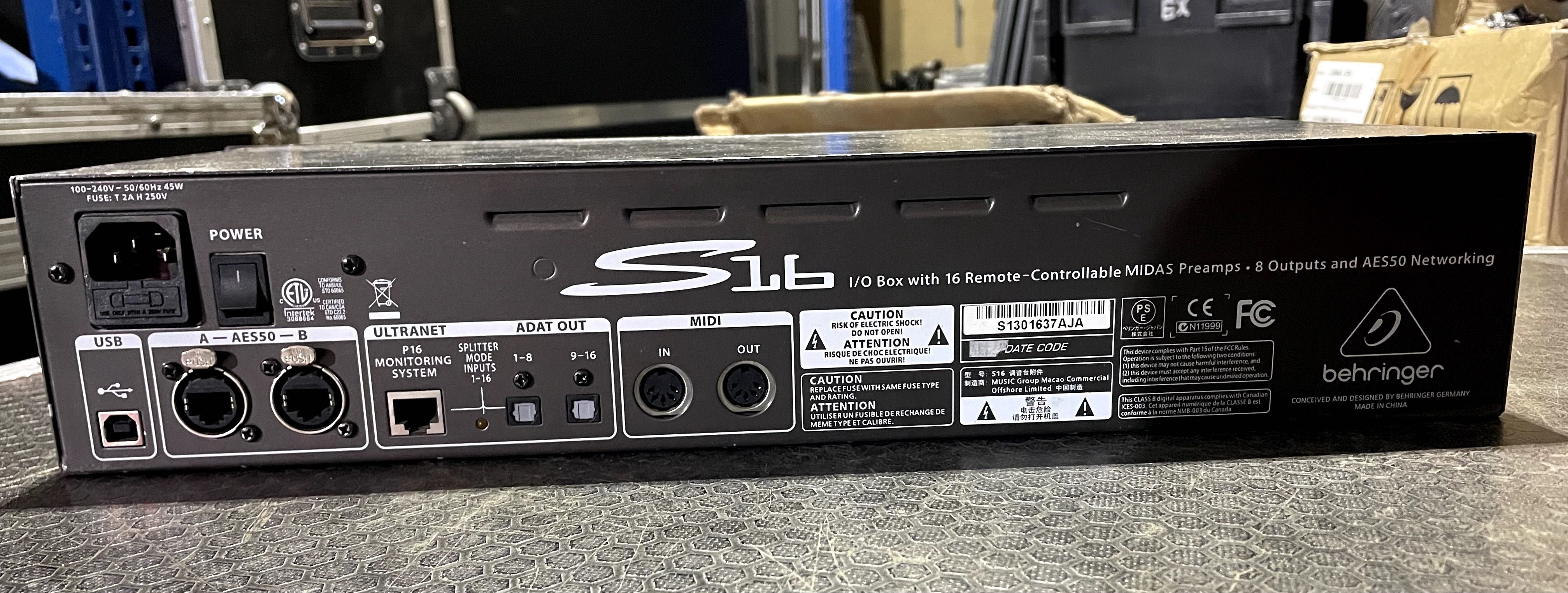 Behringer X32 Compact z kejsem + Stagebox S16