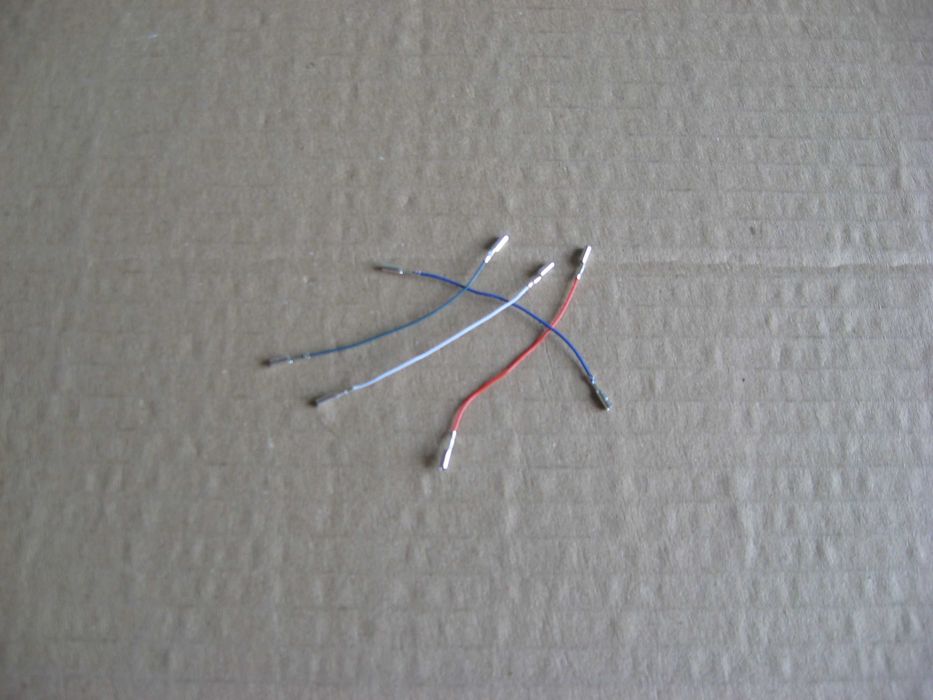 Универсальный комплект проводков для крепления головки звукоснимателя