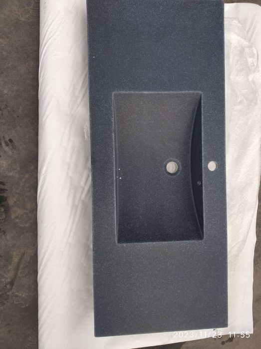 Умивальник великого розміру у ванну кімнату