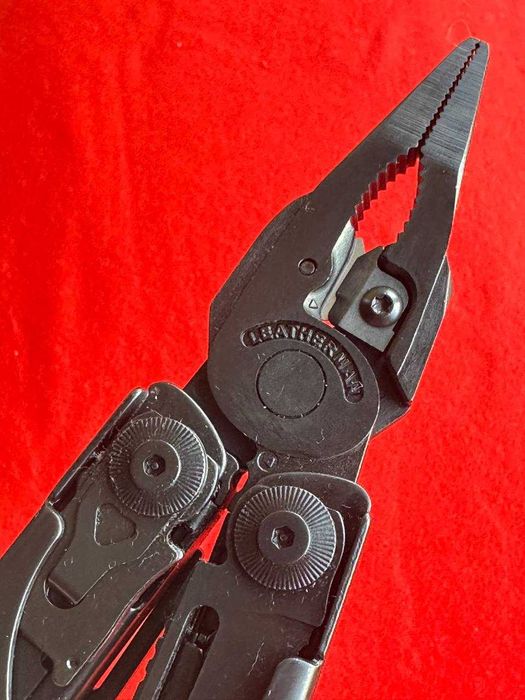 Мультитул Leatherman Surge Black с чехлом на molle (Новый)