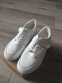 Кросівки для дівчинки, білі kimboo р. 37, сірі tom m р. 35