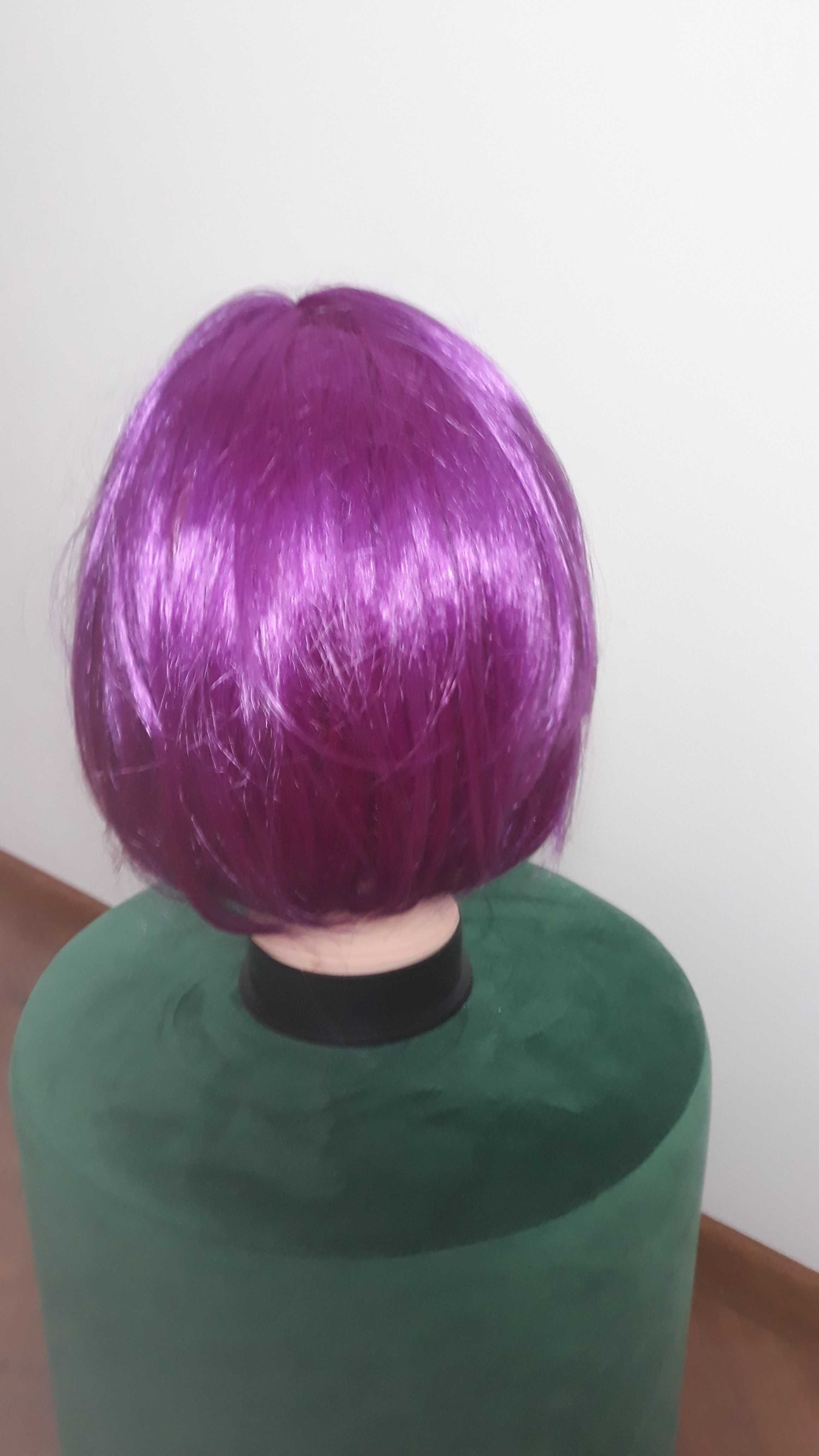 Peruka fioletowe damskie dziewczęce włosy bob z grzywką