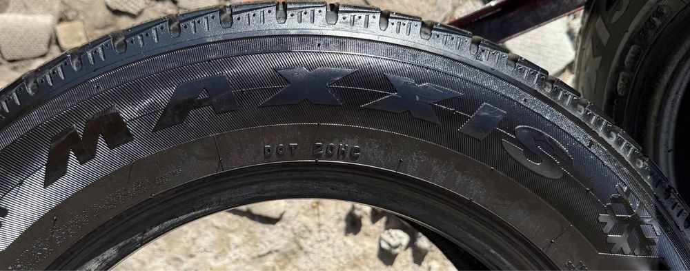 Шины б у 215/65R16c MAXXIS VANSMART SNOW WL2 зима