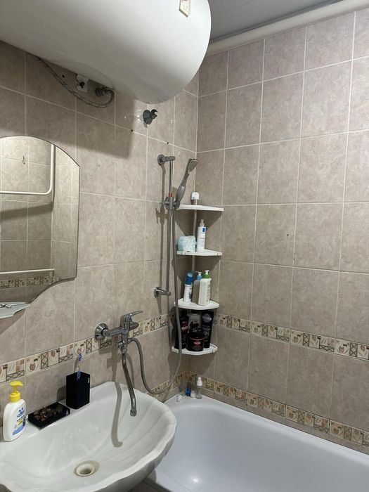 Продається 2-ох кімнатна квартира з автономним опаленням в центрі!