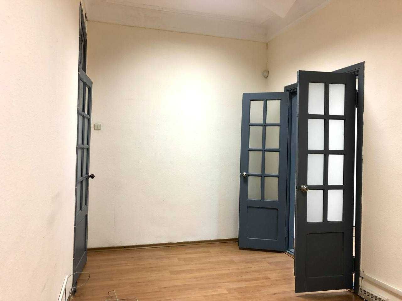 Під інтернет-магазин.38кв.м. Ярославів Вал.2ий поверх. 14820 грн з ПДВ