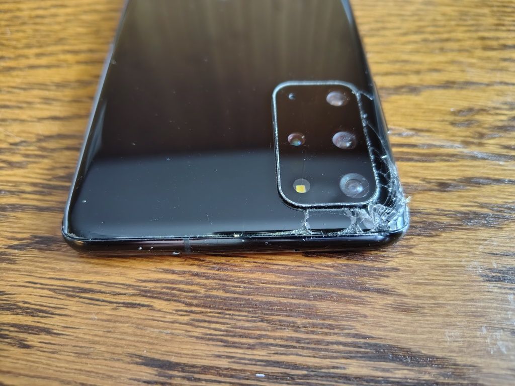 Samsung Galaxy s20 plus (uszkodzony)