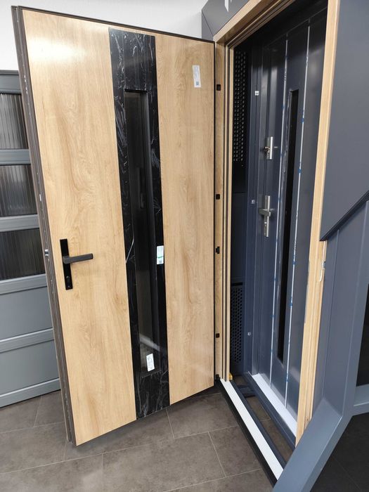 Drzwi zewnętrzne 2096x1011