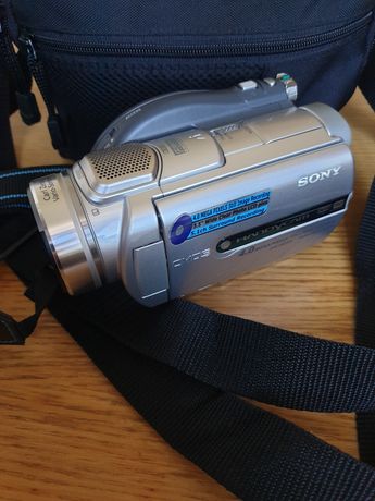 Видеокамера Sony Handycam DCR-DVD505