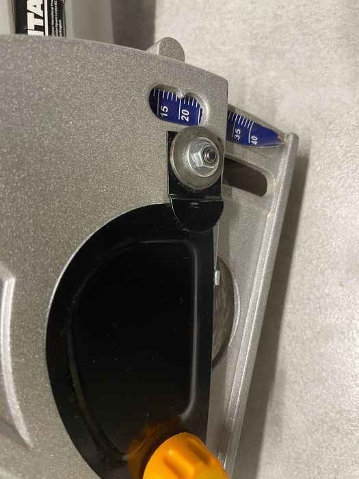 Bruzdownica Titan 1700W TTB293WCH