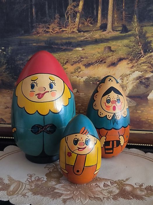 Дерев'яніа іграшка ,,Родина гномів"