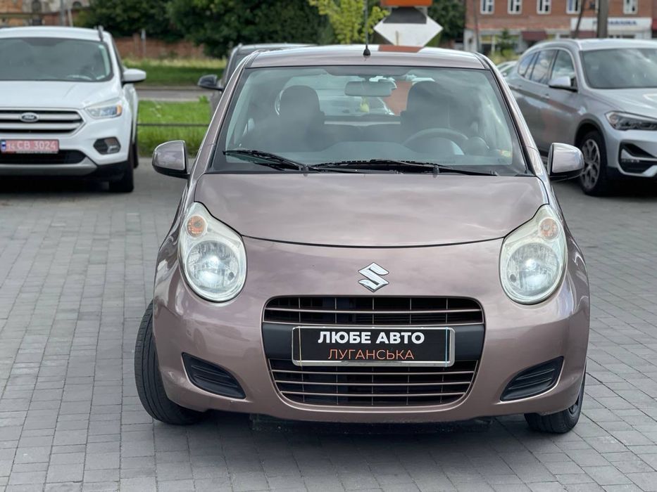 Suzuki Alto автомобіль