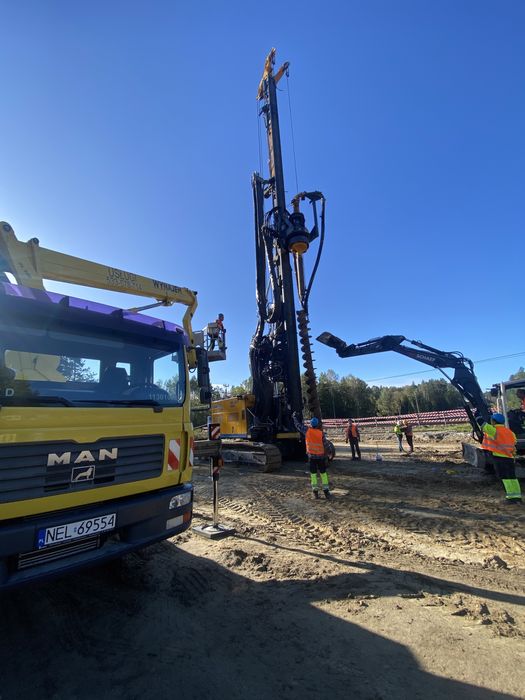 Uslugi podnosnikiem koszowym 30m wzwyzka wycinka drzew i pielegnacja