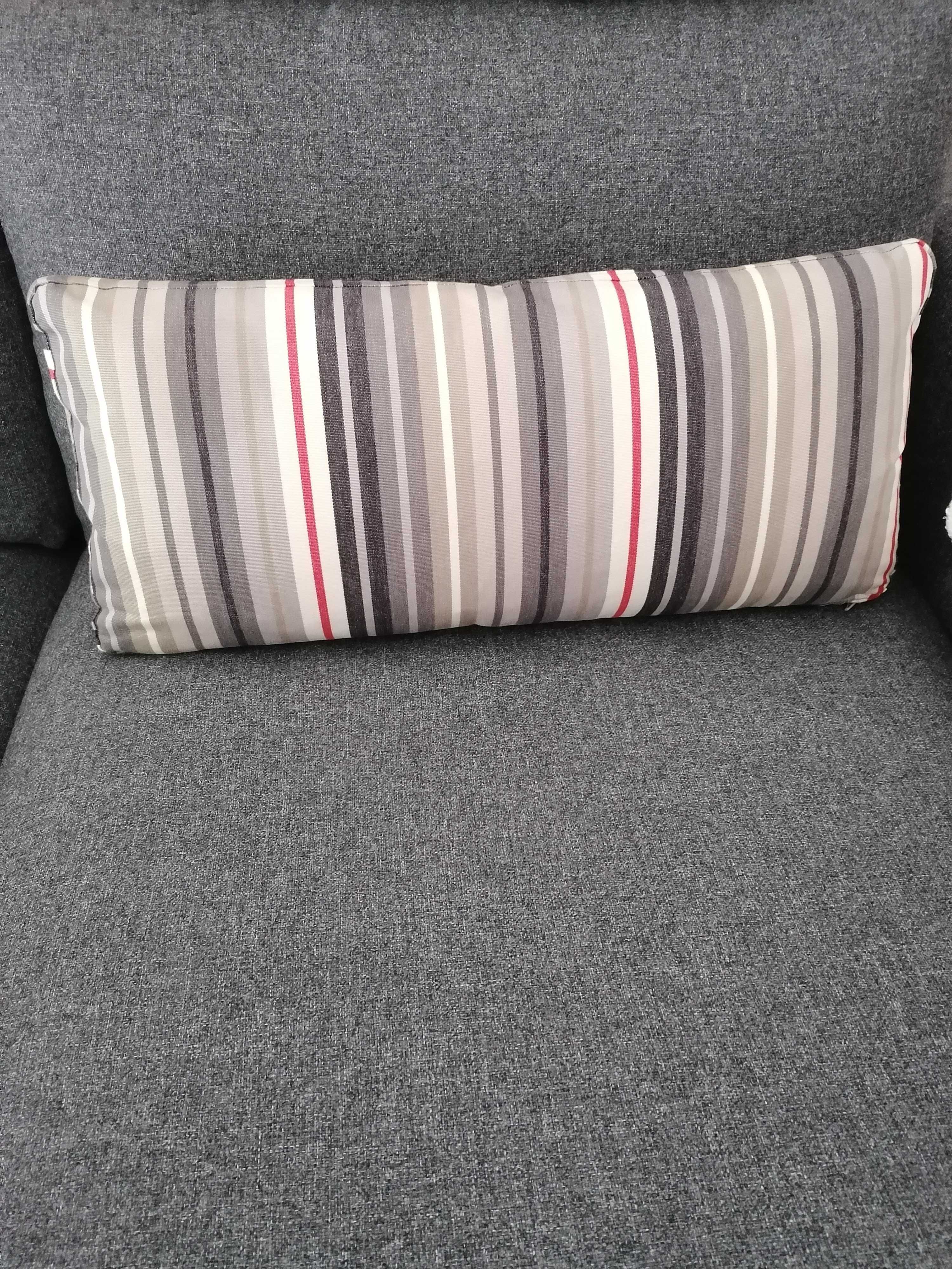 Almofada karlstad (IKEA) com recheio - ótimo estado