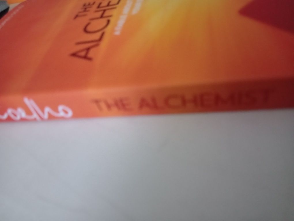 The alchemista - Paulo Coelho