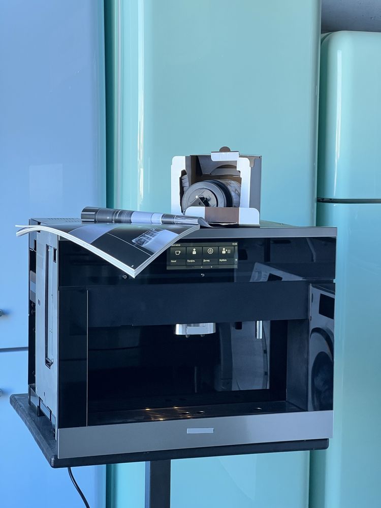 Кофемашина Miele CVA 6805 CleenSteel стан нової встроенная кавомашина