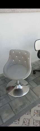 Krzesło do salonu kosmetycznego