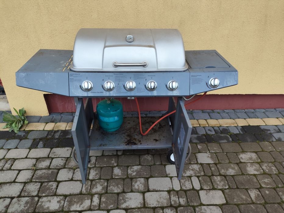 Grill gazowy stan dobry . Sprawny