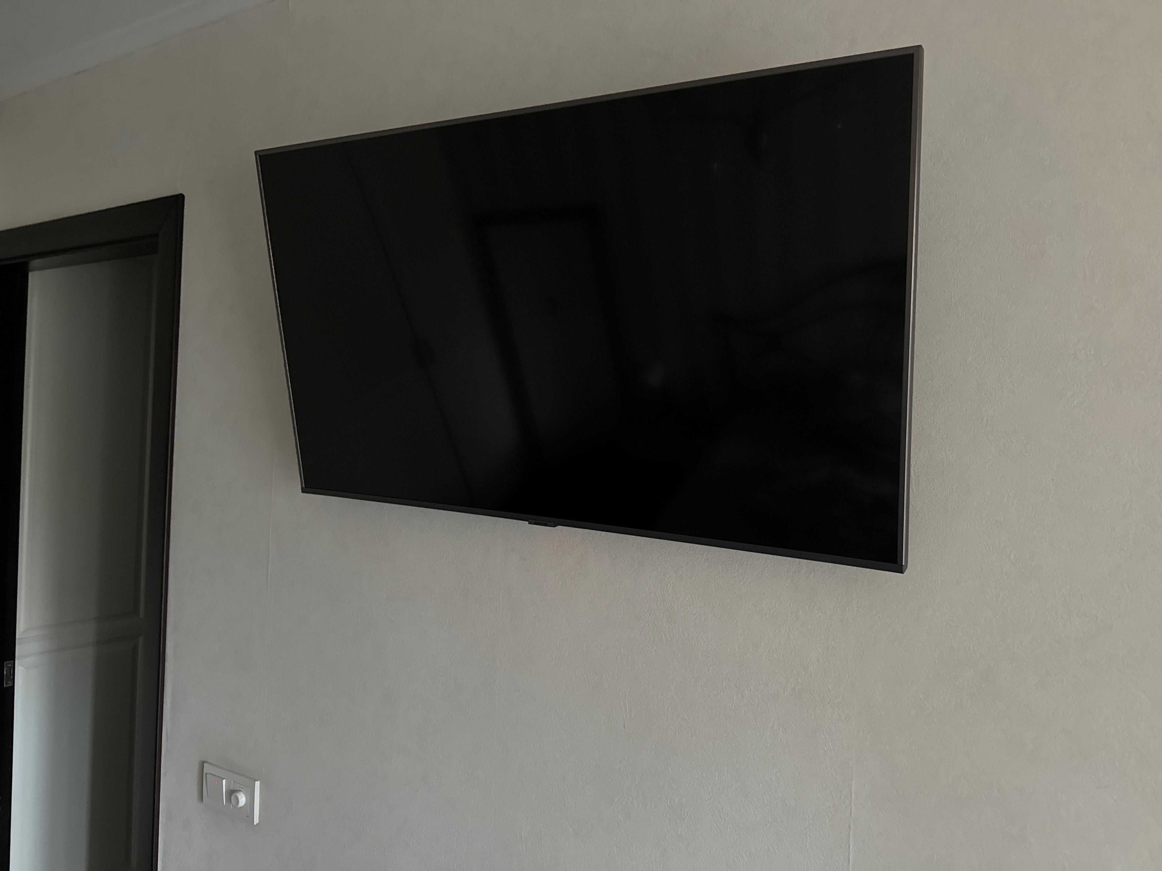 Телевизор Samsung Crystal UHD 4K 43дюйма