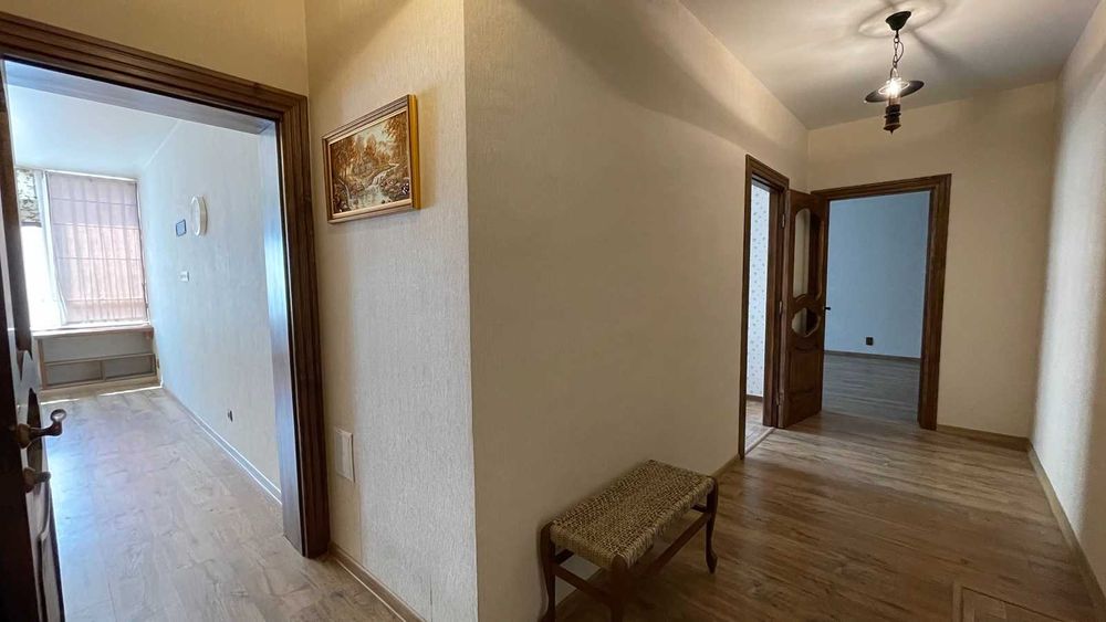 Простора 2 -х кімнатна квартира