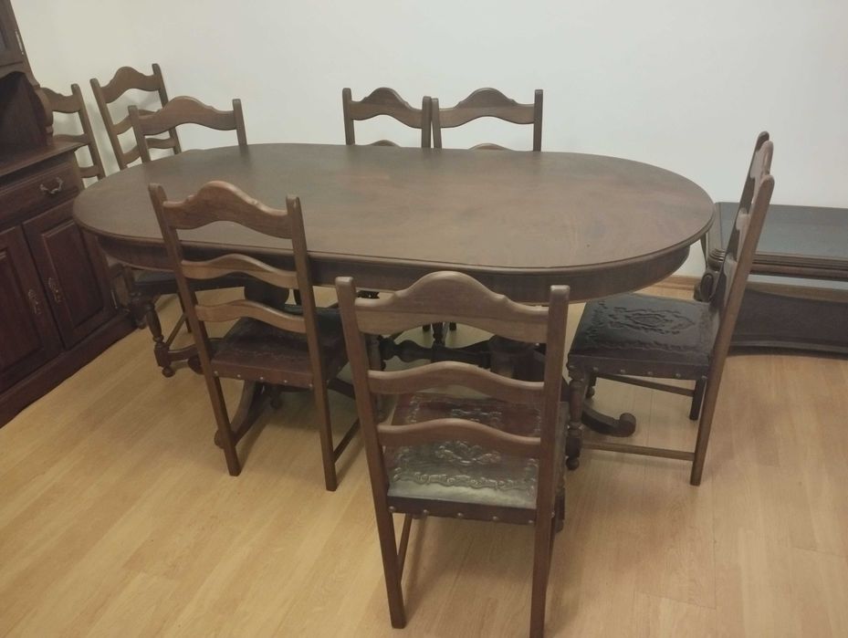 Mesa de Sala com 8 cadeiras