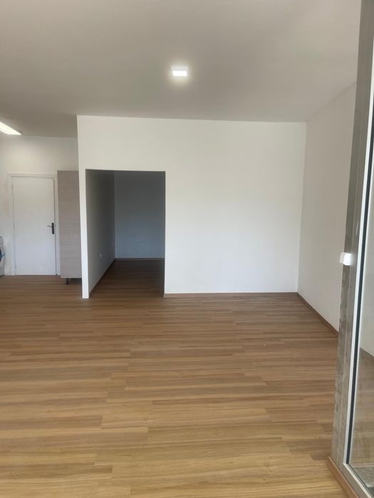 Loja convertida em apartamento80m2, 3 vagas +3 arrumos,