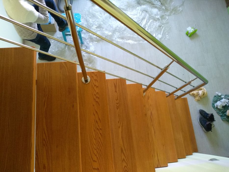 Сходи ступені дуб ясен бук сосна перила нержавіка ковані дерев'яні