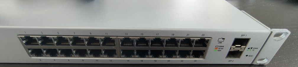 UBIQUITI US-24 UNIFI switch 24X sprawny