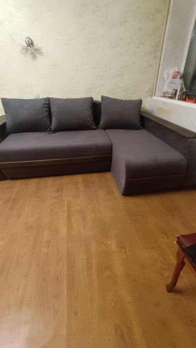 Перетяжка мебели и ремонт мягкой мебели.Химчистка.Чистка ковров.