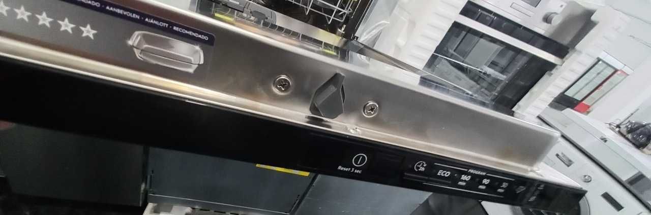 Посудомийна машина вузька 45см вбудована аег 9 комплектів