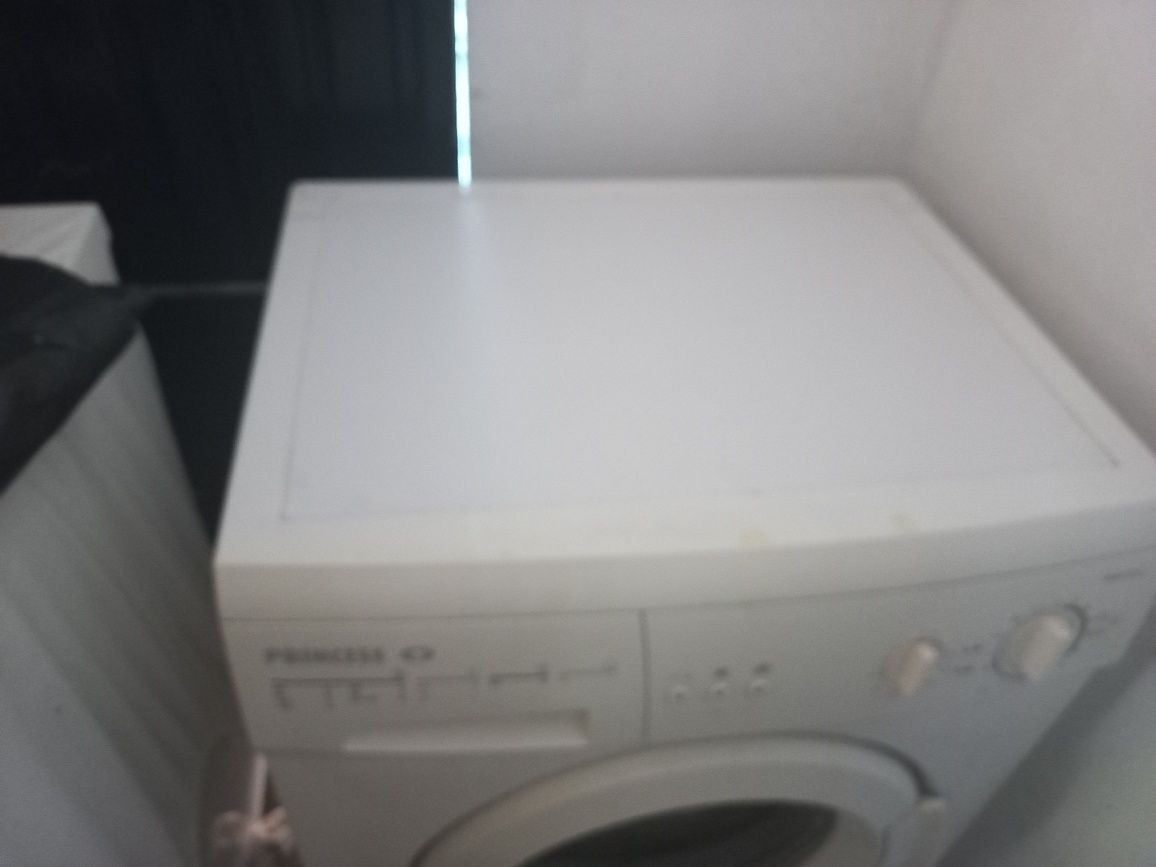 Maquina de lavar roupas