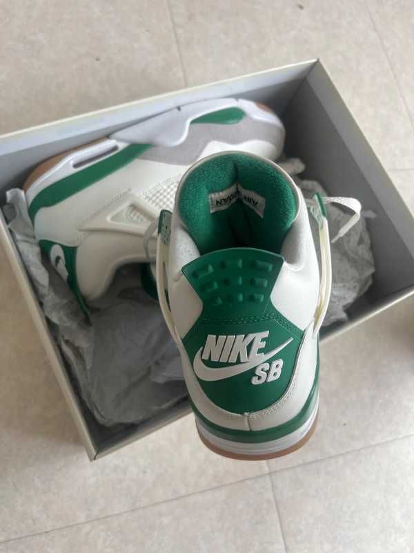Jordan 4 Retro SB Pine Green R.44
